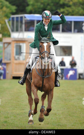 2013 La fedeltà al Palazzo di Blenheim Horse Trials. Woodstock Oxford, Inghilterra. Sabato 14 Settembre. Vincitore Aoife Clark (IRL) con eleganza Fenyas CCI*** tre giorni di credito evento: Julie Badrick/Alamy Live News Foto Stock