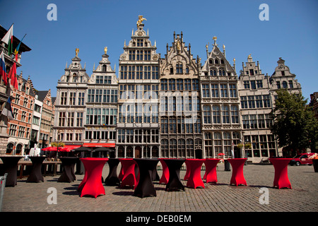 16esimo secolo Guildhouses presso la piazza del mercato Grote Markt di Anversa, Belgio, Europa Foto Stock