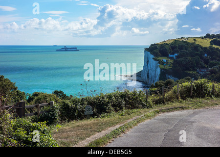 St Margarets Bay Dover English Cross Channel Ferry Kent. Le Bianche Scogliere di Dover Foto Stock