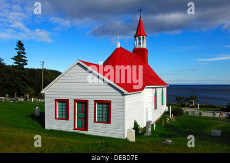 Chapelle de Tadoussac dal 1747, la più antica chiesa di legno in Canada, sulla banca del fiume San Lorenzo, Tadoussac, Canada Foto Stock