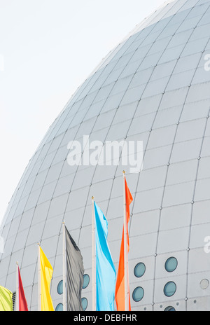 Dettaglio di Stoccolma Globe Arena, una a forma di sfera stadium per il concerto e la modalità sport in Svezia Foto Stock