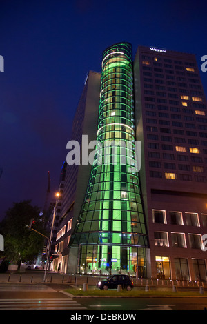 Varsavia, Polonia, il Westin Warsaw Hotel di notte Foto Stock