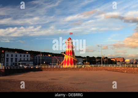 Il tramonto del at Promenade, Weston Super Mare città, Canale di Bristol, Contea di Somerset, Inghilterra, Regno Unito Foto Stock