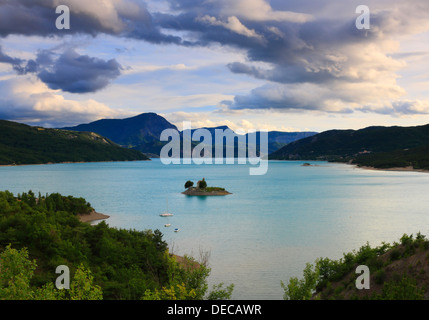 Savines le lac, Francia Lac de Serre Ponçon - Hautes Foto Stock