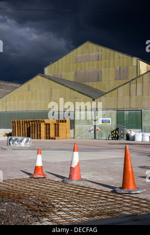 Sibelco,abbandonati, abstract, angolo, architettura, sfondo, bad, nero, mattone, luminoso edificio, creepy, giorno morti, morte, emp Foto Stock