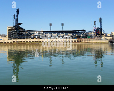 Il PNC Park a Pittsburgh, casa del "pirati" attraverso il Fiume Allegheny dal punto parco dello stato Foto Stock