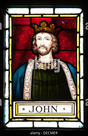Il re Giovanni in vetro colorato, Bridgnorth Town Hall, Shropshire, Regno Unito Foto Stock
