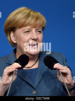 Duderstadt, Germania. Xvi Sep, 2013. Il cancelliere tedesco Angela Merkel (CDU) parla di una campagna elettorale rally della CDU a Duderstadt, Germania, 16 settembre 2013. Foto: SWEN PFOERTNER/dpa/Alamy Live News Foto Stock