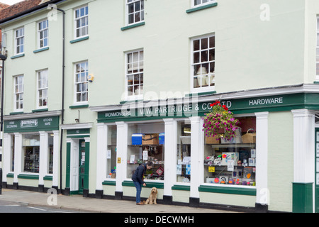 L M W Partridge & Co Ltd hardware generale store in Hadleigh, Suffolk, Inghilterra. Foto Stock