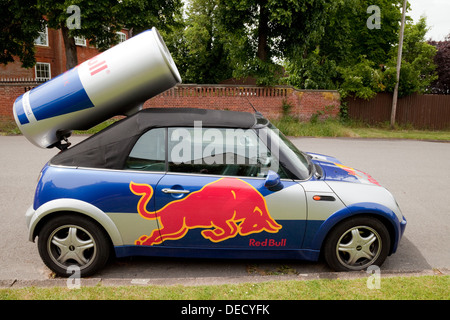 Red Bull mini auto, REGNO UNITO Foto Stock