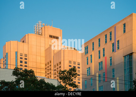 Jim Pattison Pavilion, Gordon & Leslie Diamond Centro Sanitario Vancouver General Hospital, British Columbia, Canada Foto Stock