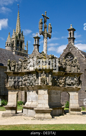 Calvario risalenti al periodo tra il 1581 e il 1588, la Passione di Cristo, Guimiliau enclosure parrocchiale, Finisterre, Bretagna, Francia, Europa Foto Stock