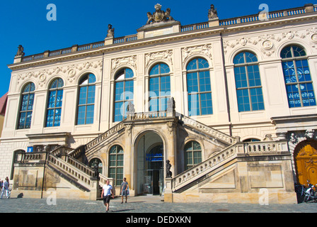 Verkehrsmuseum museo dei trasporti in Johanneum am Neumarkt edificio Altstadt la città vecchia città di Dresda Germania Europa centrale Foto Stock