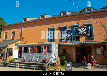 Scheune bar e di un centro di intrattenimento Neustadt città nuova città di Dresda in Sassonia membro Germania dell Est Europa centrale Foto Stock