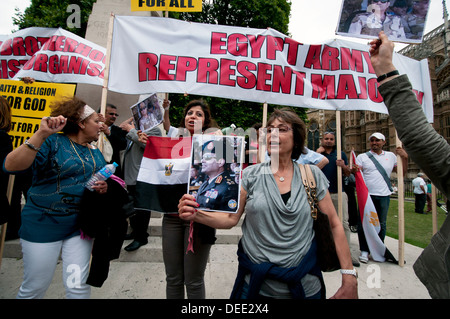 Egiziano Pro-Army Pro-Government manifestanti a Londra Agosto 2013 Foto Stock