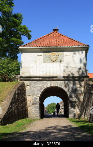 Gateway 1695 in meglio preservati città vecchia di Gamlebyen, Fredrikstad, Ostfold, Norvegia e Scandinavia Foto Stock