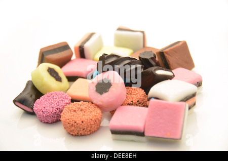 Saporita pila di liquirizia allsorts miscela di dolci. Foto Stock