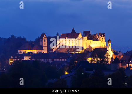 St. Mang's Abbey (Fussen Abbey) e Hohes Schloss Castello, Fussen, Ostallgau, Allgau, Baviera, Germania, Europa Foto Stock