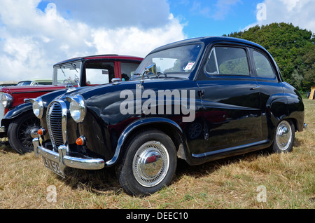 Austin A35 - un classico piccolo British automobile berlina degli anni cinquanta in mostra al classico auto rally in Dorset, Inghilterra. Foto Stock