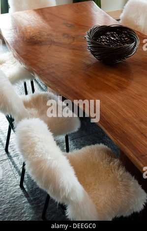 Chalet in Gstaad con interior design da Tino Zervudachi Foto Stock