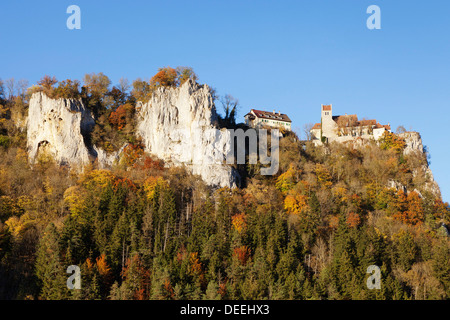 Schloss Werenwag in autunno, vicino a Beuron, Danubio superiore natura park, Svevo, Baden Wurttemberg, Germania, Europa Foto Stock