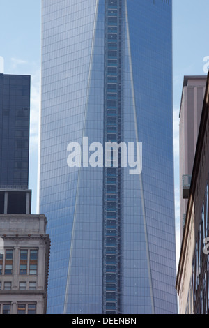 La Freedom Tower in costruzione nel giugno 2013 a New York City, Stati Uniti d'America. Foto Stock