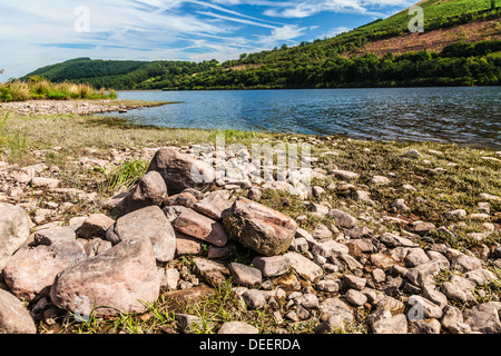 Vista sopra il serbatoio di Elisabetta in Brecon Beacons, Wales, Regno Unito Foto Stock