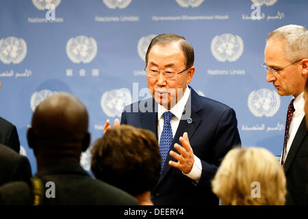 La sede delle Nazioni Unite a New York, Stati Uniti d'America. Xvii Settembre 2013. Il segretario generale delle Nazioni Unite Ban Ki-moon parla di una pressa Foto Stock