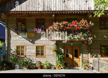 Vecchia casa in legno, Gentschach, Lesachtal, invece, Kötschach-Mauthen, Hermagor District, Carinzia, Austria Foto Stock