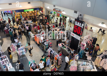 Interno del MBK Shopping Mall a Bangkok, in Thailandia Foto Stock