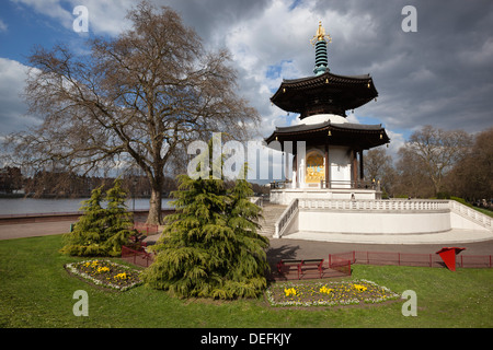 La Pagoda della Pace, Battersea Park Battersea, Londra, Inghilterra, Regno Unito, Europa Foto Stock