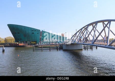 NEMO museo della scienza e della tecnica, l'architetto Renzo Piano, Eastern Docks, Amsterdam, Paesi Bassi, Europa Foto Stock