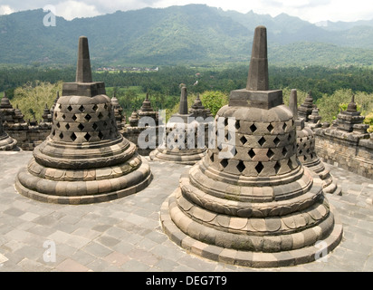 Borobodur tempio buddista, Sito Patrimonio Mondiale dell'UNESCO, Java, Indonesia, Asia sud-orientale, Asia Foto Stock