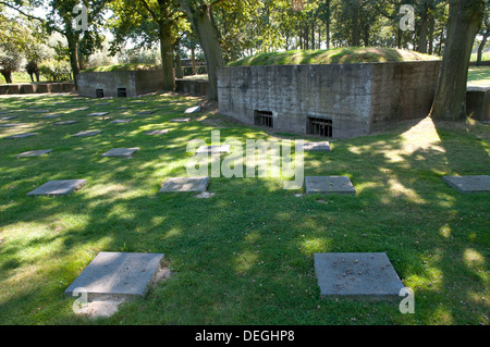 Langemarck cimitero militare tedesco dalla prima guerra mondiale, Ypres salienti, Belgio Foto Stock