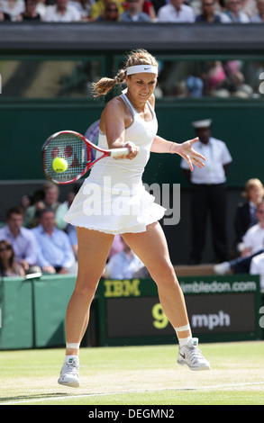 Sabine LISICKI (GER) in azione a campionati di Wimbledon 2013, Londra, Inghilterra. Foto Stock