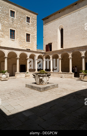 Il monastero francescano e la chiesa, città di Zadar, contea di Zara, Dalmazia, Croazia, Europa. Foto Stock