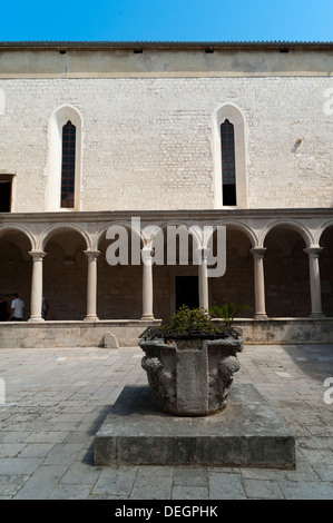 Il monastero francescano e la chiesa, città di Zadar, contea di Zara, Dalmazia, Croazia, Europa. Foto Stock