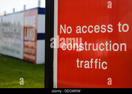 Segno di un edificio sito avvertenza non vi è alcun accesso al traffico di costruzione Foto Stock