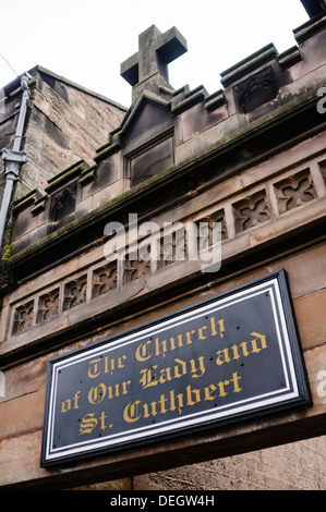 Segno sulla parte esterna della chiesa di Nostra Signora e San Cutberto, Berwick Upon Tweed Foto Stock