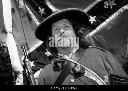 Peter Wemyss, sergente militare Uniformata nel campo dell'esercito confederato American Civil War Re-enactment Society, Ingleton event, UK Foto Stock