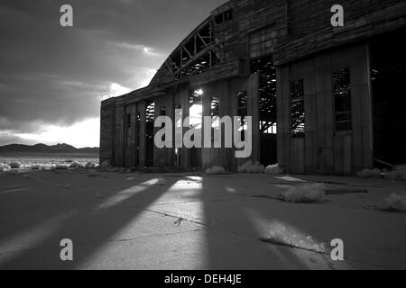 Foto ad infrarossi di Tonopah Airport hangar Nevada Foto Stock