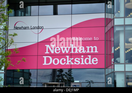 Newham degli edifici del Consiglio sulla Royal Albert Dock, Londra Foto Stock