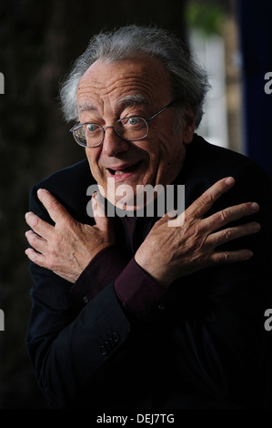 Alfred Brendel KBE, pianista austriaco, poeta, artista e autore, frequentando la Edinburgh International Book Festival 2013 Foto Stock