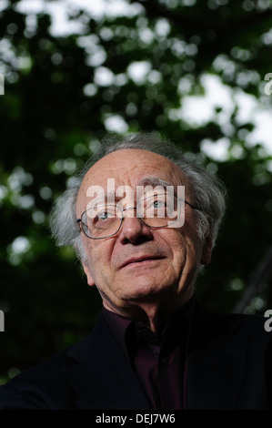 Alfred Brendel KBE, pianista austriaco, poeta, artista e autore, frequentando la Edinburgh International Book Festival 2013 Foto Stock