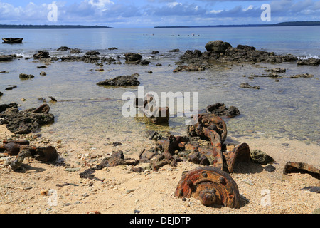 Rusty American WW II detriti lasciati a milioni di dollari di punto, Luganville, Sanma Provincia, Vanuatu Foto Stock