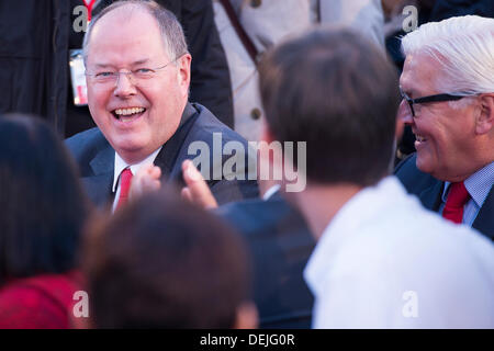 Berlino, Germania. Il 19 settembre 2013. Rettilineo finale elezioni con un discorso del Cancelliere SPD candidato Steibrück Peert a Berlino. Credito: Goncalo Silva/Alamy Live News. Foto Stock