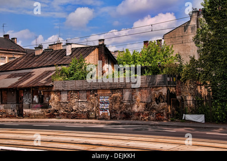 Il resto della parete del Ghetto nel quartiere Kazimierz di Cracovia precedentemente noto come il quartiere ebraico della città in Polonia Foto Stock