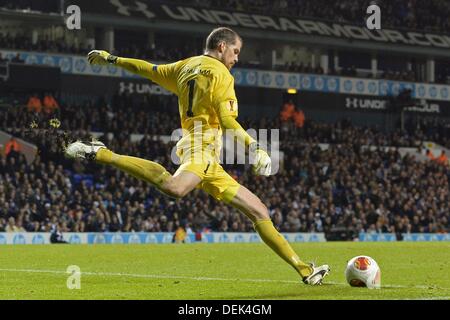 Londra, Inghilterra - 19 settembre: Tromso è Marcus Sahlman durante la UEFA Europa League gruppo K match tra Tottenham Hotspur da Inghilterra e di Tromso dalla Norvegia ha suonato presso la Stadio White Hart Lane, il 19 settembre 2013 a Londra, Inghilterra. Credito: dpa picture alliance/Alamy Live News Foto Stock