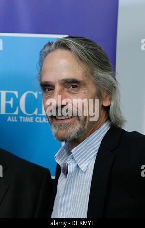 Atene, Grecia. Xx Settembre, 2013. Sett. 20, 2013 - Athens, Grecia - Oscar attore Jeremy Irons dà una conferenza stampa per il suo nuovo film â€oeNight treno per Lisbona€ in Atene. (Credito Immagine: © Aristidis Vafeiadakis/ZUMAPRESS.com) Credito: ZUMA Press, Inc./Alamy Live News Foto Stock