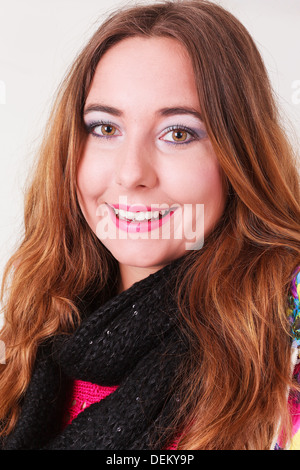 Ritratto di una bella donna sorridente Foto Stock